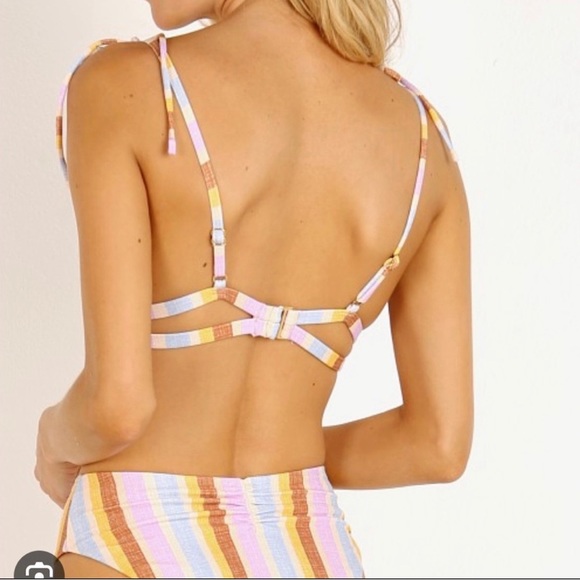 Montce Bikini - Picture 2 of 11